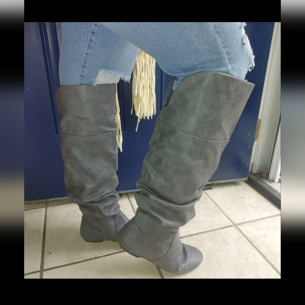 Synthetic Leather Women Boots.